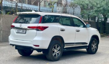 TOYOTA FORTUNER 4X2 full