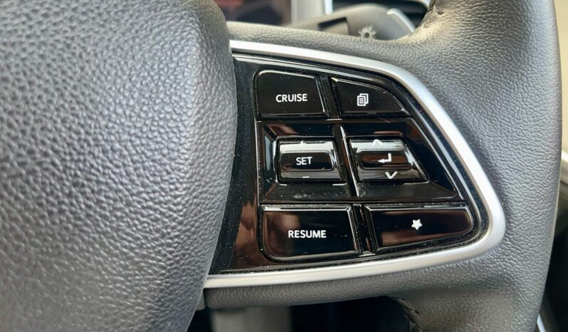 MAHINDRA XUV 700 AX7 full