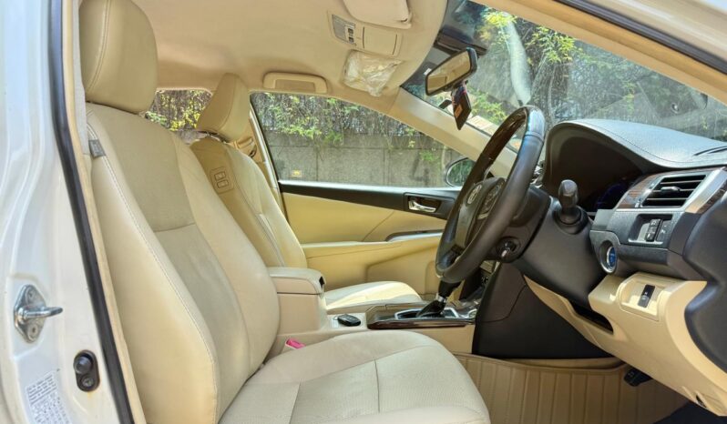 TOYOTA CAMRY HYBRID full