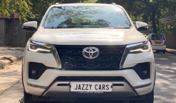 TOYOTA FORTUNER 4X4 full