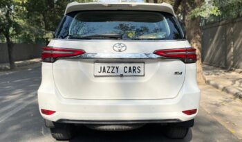 TOYOTA FORTUNER 4X4 full