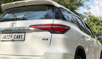 TOYOTA FORTUNER 4X4 full