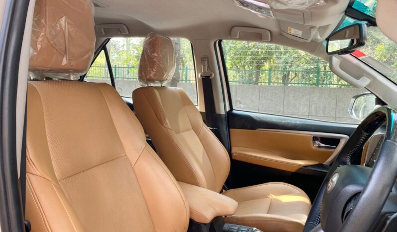 TOYOTA FORTUNER 4X4 full