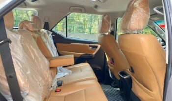TOYOTA FORTUNER 4X4 full