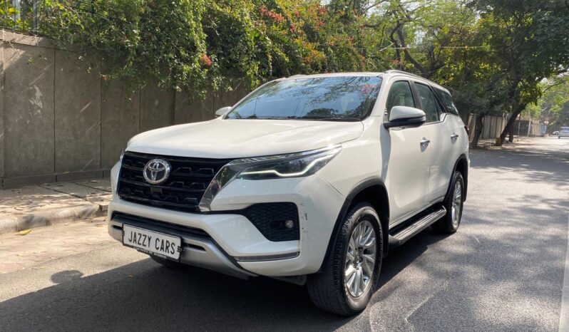 TOYOTA FORTUNER 4X4 full