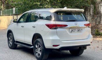 TOYOTA FORTUNER 4X2 full