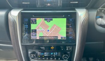 TOYOTA FORTUNER 4X2 full