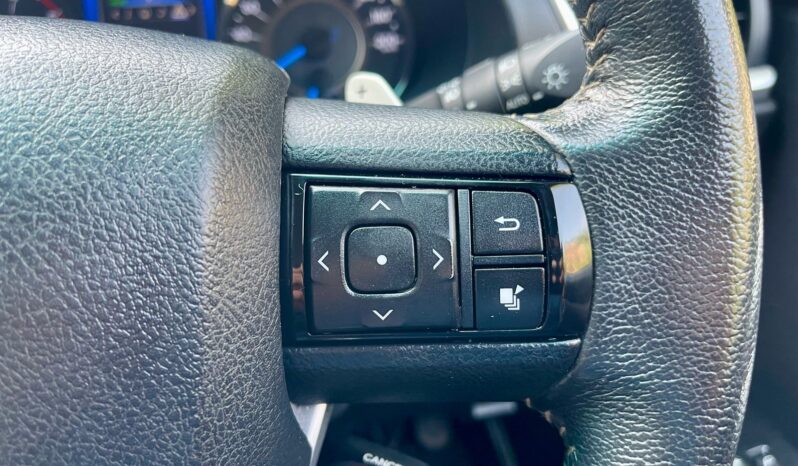 TOYOTA FORTUNER 4X2 full