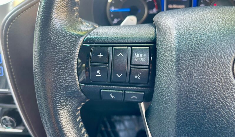 TOYOTA FORTUNER 4X2 full