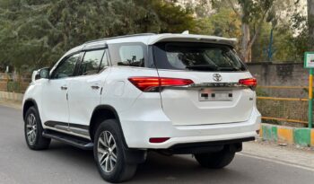 TOYOTA FORTUNER 4X4 full
