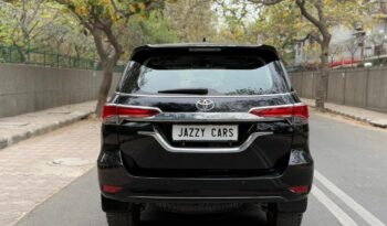 TOYOTA FORTUNER 4X2 full