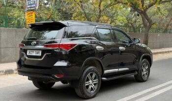 TOYOTA FORTUNER 4X2 full