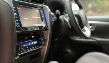 TOYOTA FORTUNER 4X2 full