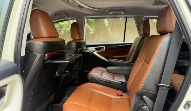 TOYOTA INNOVA CRYSTA 2.8 Z full