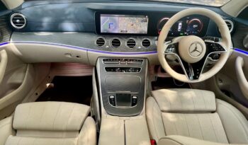MERCEDES-BENZ E200 full