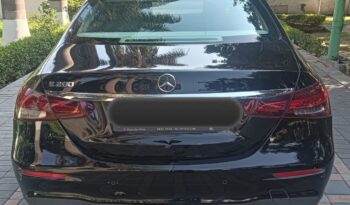 MERCEDES-BENZ E200 full