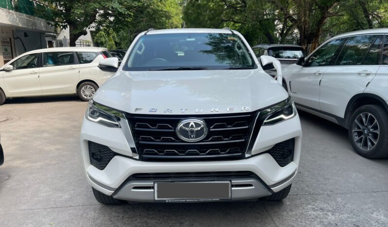 TOYOTA FORTUNER 4X4 full