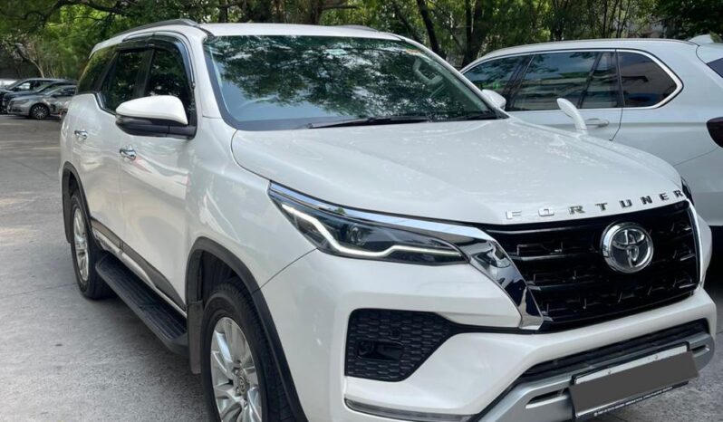 TOYOTA FORTUNER 4X4 full