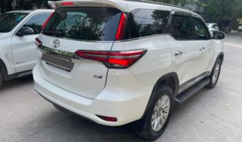 TOYOTA FORTUNER 4X4 full