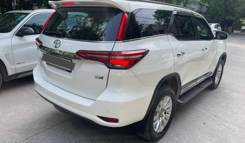 TOYOTA FORTUNER 4X4 full