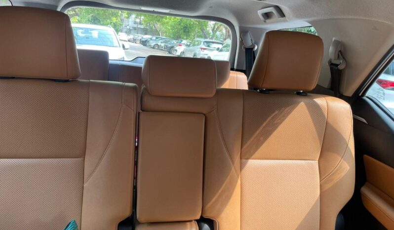 TOYOTA FORTUNER 4X4 full