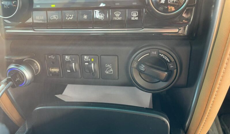 TOYOTA FORTUNER 4X4 full