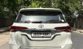 TOYOTA FORTUNER 4X2 full
