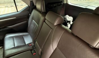 TOYOTA FORTUNER 4X2 full