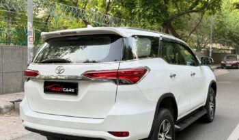 TOYOTA FORTUNER 4X2 full
