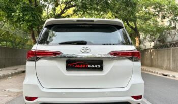TOYOTA FORTUNER 4X2 full