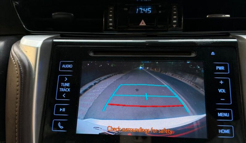 TOYOTA FORTUNER 4X2 full