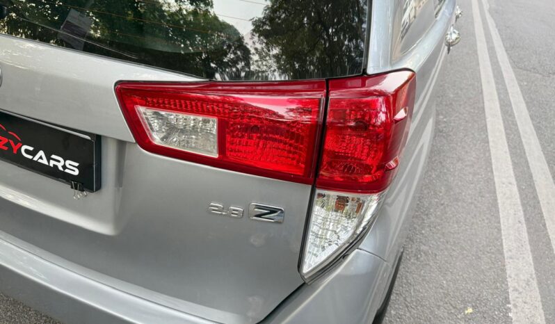 TOYOTA INNOVA CRYSTA 2.8 Z full