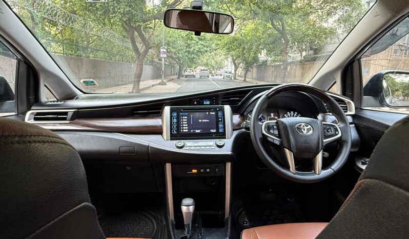 TOYOTA INNOVA CRYSTA 2.8 Z full