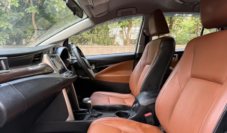 TOYOTA INNOVA CRYSTA 2.8 Z full