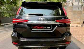 TOYOTA FORTUNER 4X2 full