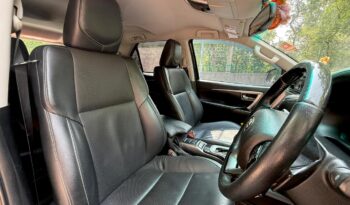 TOYOTA FORTUNER 4X2 full