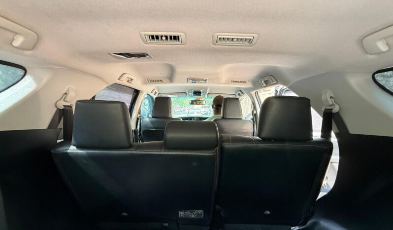 TOYOTA FORTUNER 4X2 full