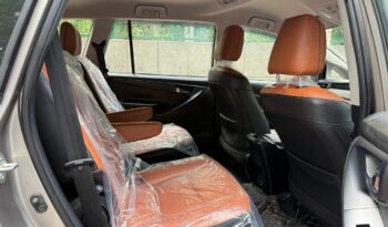 TOYOTA INNOVA CRYSTA G-AT 2.4 full