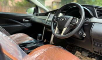 TOYOTA INNOVA CRYSTA G-AT 2.4 full