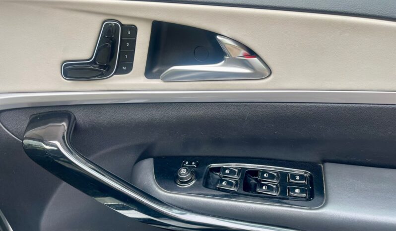 MAHINDRA XUV 700 AX7 full