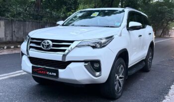 TOYOTA FORTUNER 3.0 4X4 full