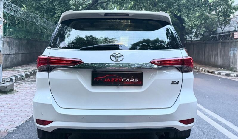 TOYOTA FORTUNER 3.0 4X4 full