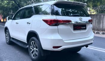 TOYOTA FORTUNER 3.0 4X4 full