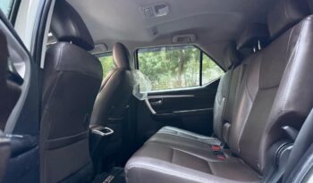 TOYOTA FORTUNER 3.0 4X4 full