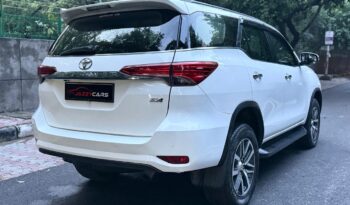 TOYOTA FORTUNER 3.0 4X4 full