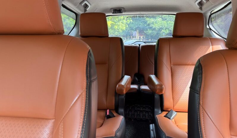 TOYOTA INNOVA CRYSTA 2.4 G full