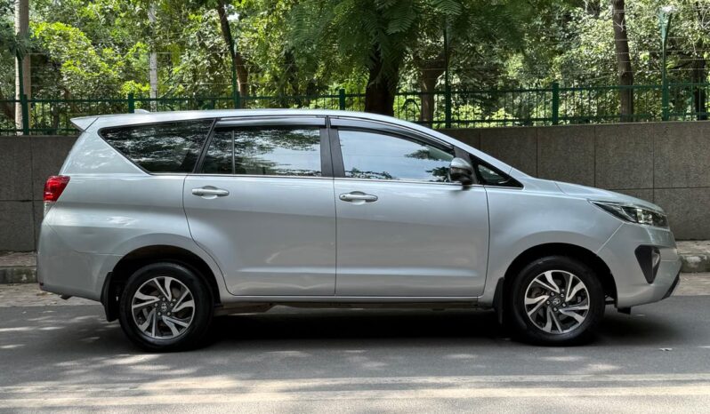 TOYOTA INNOVA CRYSTA GX full