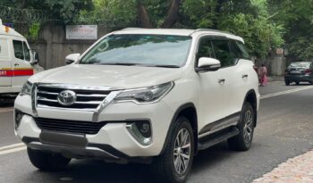 TOYOTA FORTUNER 4X4 full