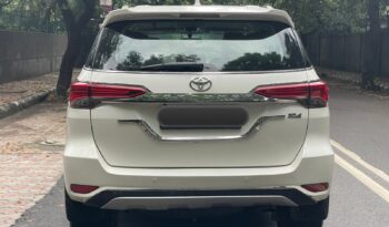 TOYOTA FORTUNER 4X4 full