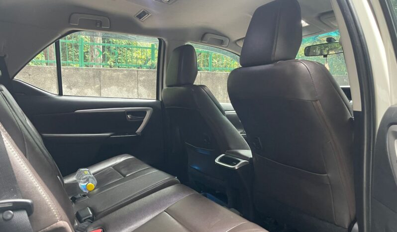 TOYOTA FORTUNER 4X4 full